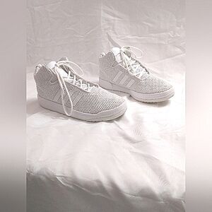 Adidas Veritas Mid All White Sneakers Size 8.5